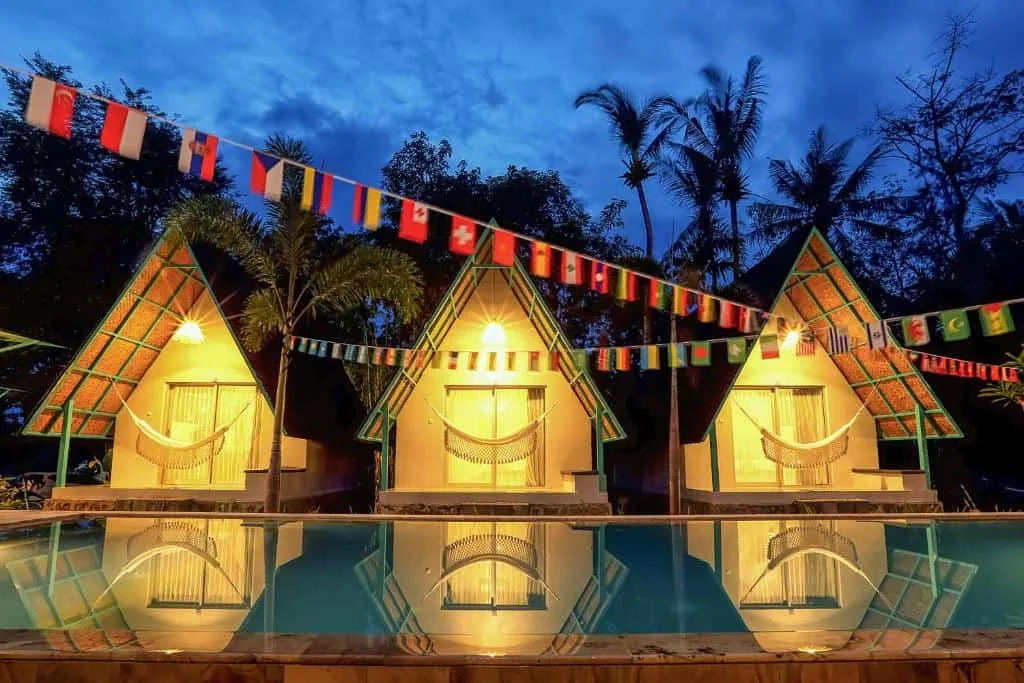 Makarma Resort Lombok kamers bij het zwembad
