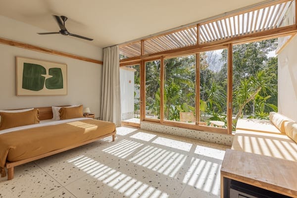 Xanadu Surf & Yoga Boutique Retreat room